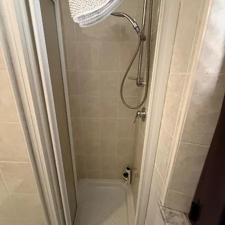 Spacious Family With Services *