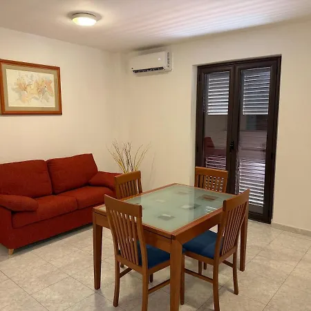 Apartament Spacious Family With Services