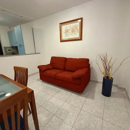 Spacious Family With Services Apartament *